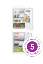 Bosch Series 2 KIN85NSE0G Integrated 54cm White 50/50 Frost Free Fridge Freezer 