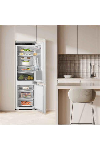 Hisense RB5B250SSWC1 60/40 Total No Frost Smart Integrated Fridge Freezer