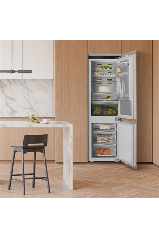 Hisense RB5B250SSWC1 60/40 Total No Frost Smart Integrated Fridge Freezer