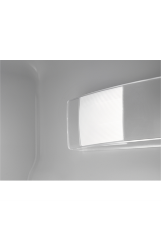 Zanussi ZNNN18ES3
TwinTech® No FrostSeries 60 E E501X single ctrl Internal No Fan 2 Half Dra